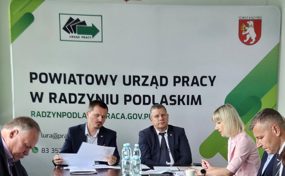 Zdjęcie artykułu Informacja z posiedzenia Powiatowej Rady Rynku Pracy w Radzyniu Podlaskim, które odbyło się w dniu 11 czerwca 2025 roku.